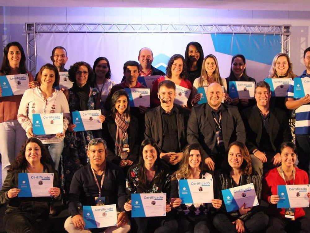 Auditório cheio em evento na Newton